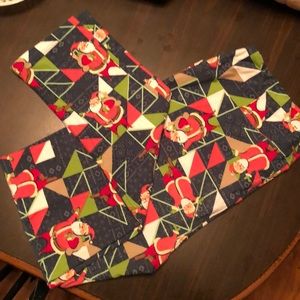 LulaRoe Tall & Curvy - Santa Print